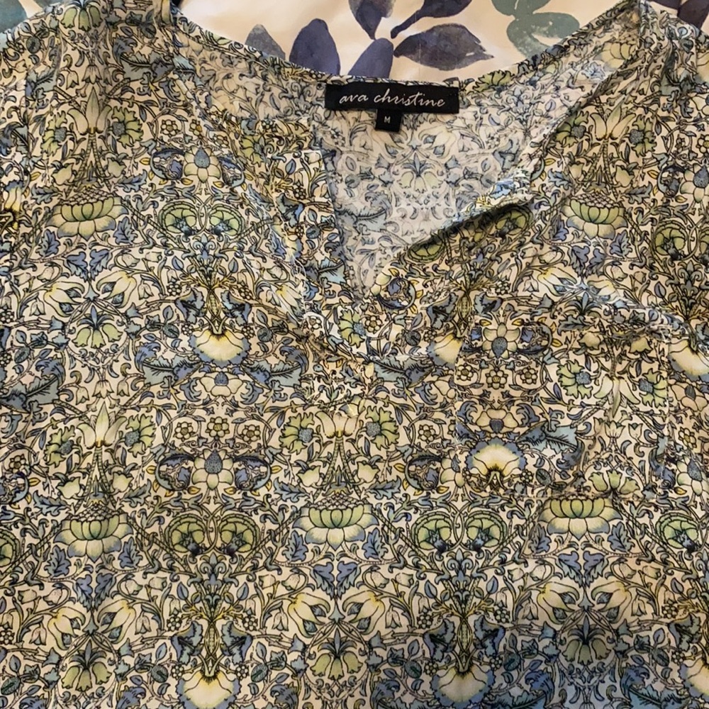 Small medium blouses - Picture 4 of 11